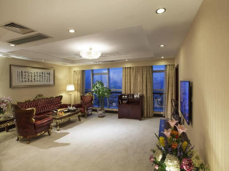 Yutong Hotel Guangzhou Exterior photo